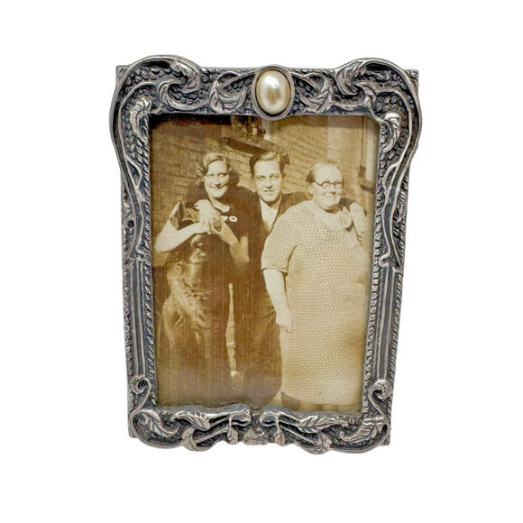 Lot of 2 Vintage Ornate Frames w/ Photo 1930s Metal Pearl Accent & Gold Frame - Picture 2 of 10